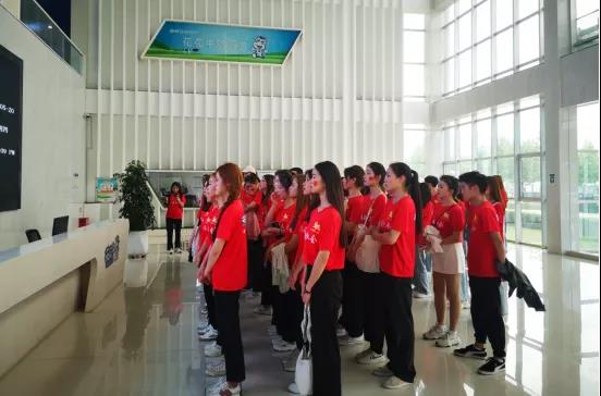 做白色的牛奶，創紅色的企業，花花牛乳業集團青春歌會慶祝建黨100周年