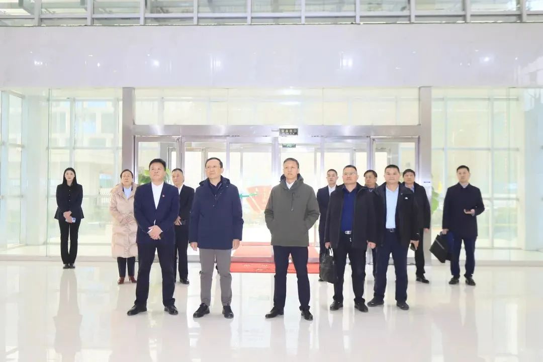 省政府國資委黨委書記、主任李濤一行到花花牛乳業集團調研 省政府國資委黨委書記、主任李濤一行到花花牛乳業集團調研