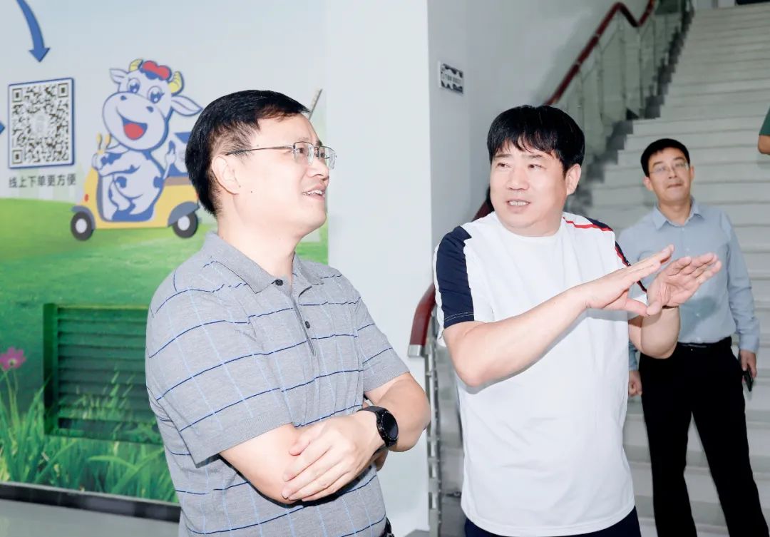快訊｜社旗縣人民政府縣長關(guān)文波一行蒞臨花花牛乳業(yè)集團參觀考察