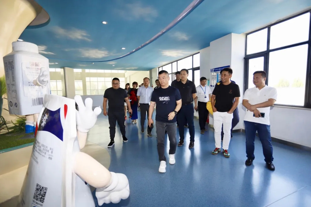 快訊 | 長江商學院智能制造學會走進花花牛乳業集團 快訊 | 長江商學院智能制造學會走進花花牛乳業集團