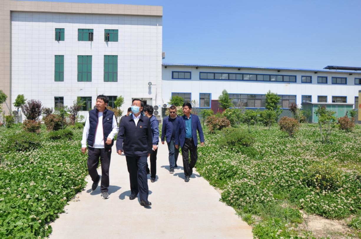 商丘市委常委、宣傳部部長(zhǎng)王全周一行蒞臨睢縣瑞亞牧業(yè)有限公司調(diào)研 商丘市委常委、宣傳部部長(zhǎng)王全周一行蒞臨睢縣瑞亞牧業(yè)有限公司調(diào)研