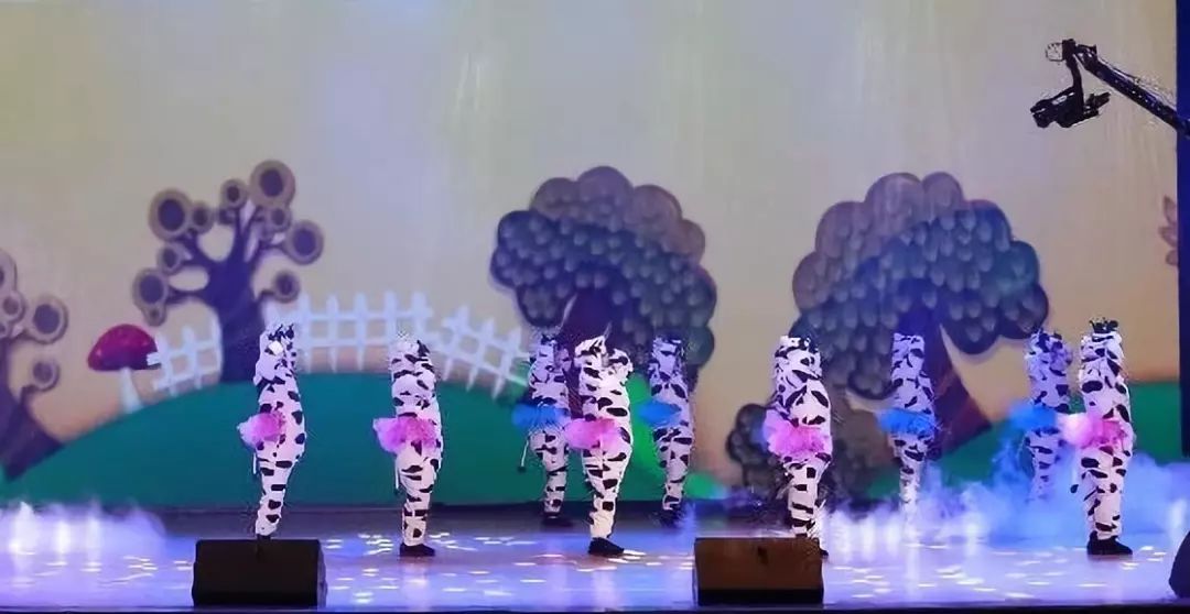 “贏在2019”,花花牛乳業(yè)集團(tuán)2019年新春晚會盛大開幕 “贏在2019”,花花牛乳業(yè)集團(tuán)2019年新春晚會盛大開幕