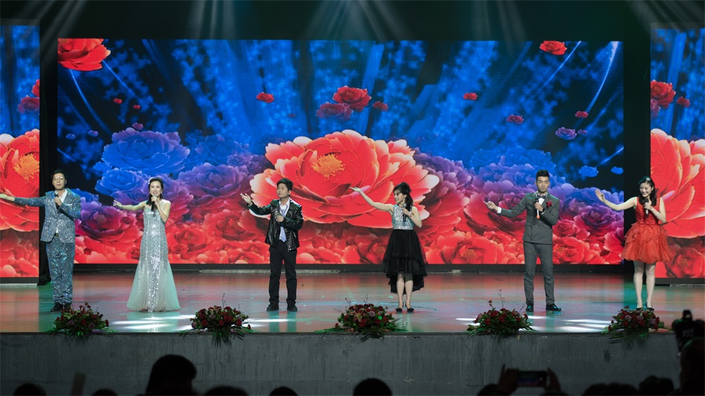 “不忘初心、聚力前行” 花花牛集團2018迎新春聯歡會隆重舉行 “不忘初心、聚力前行” 花花牛集團2018迎新春聯歡會隆重舉行