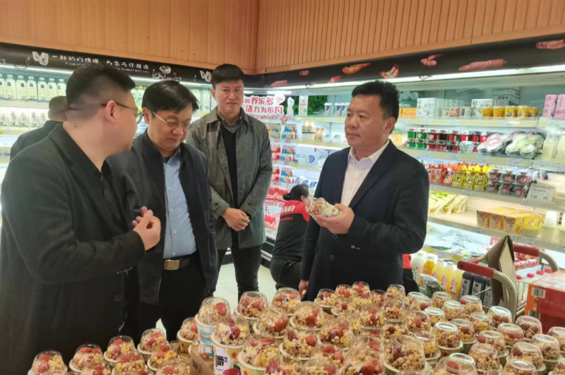 走訪調研拓市場 凝心聚力謀發展--花花牛乳業集團黨委書記、董事長唐洪峰一行走訪銷售終端